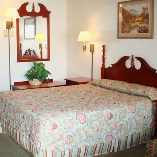 Ruby'S Inn And Convention Center Missoula Room photo