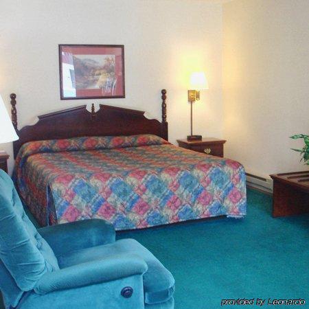 Ruby'S Inn And Convention Center Missoula Room photo